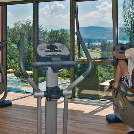 Balance - & Golf Am Woerthersee מלון 4*